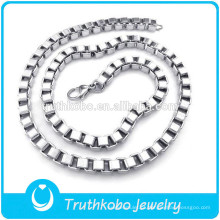 TKB-N0004 Moda de Alta Qualidade de prata 316L colar santo com corrente de caixa em Material de Aço Inoxidável DongGuan Truthkobo Jóias
